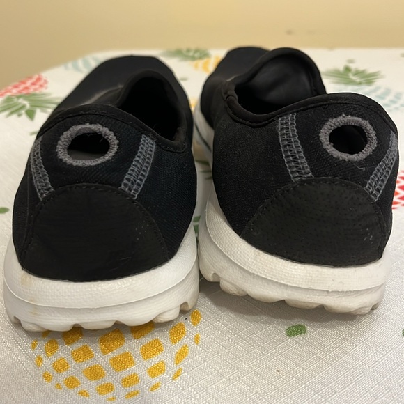 Sketchers Goga Mat Go Walk sneakers. - Picture 4 of 4